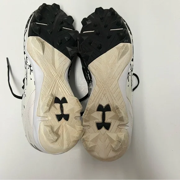 Under armourbaseball tennis shoes black and white size 9 Athletic Shoes